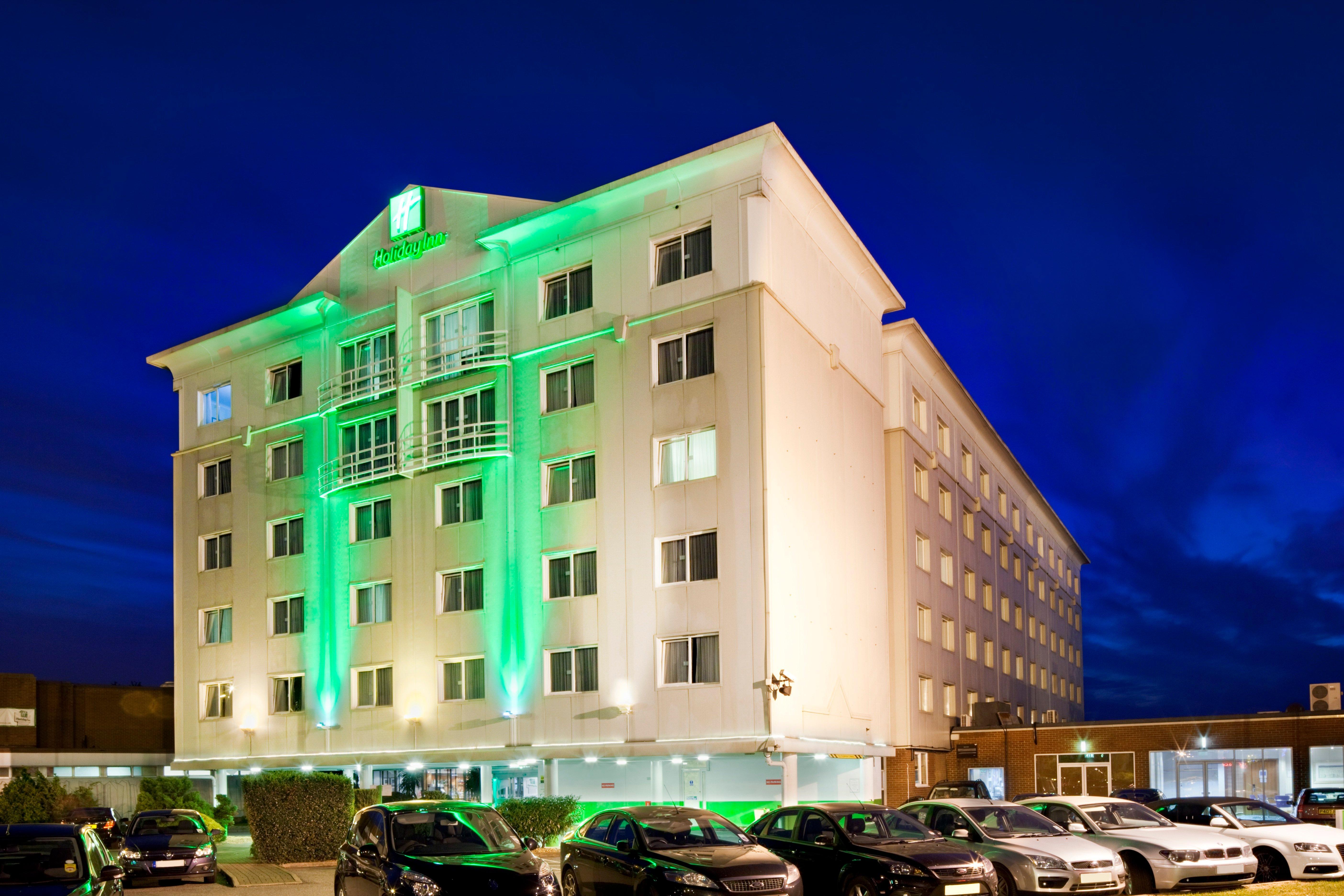 Holiday Inn Basildon, An Ihg Hotel Exterior photo