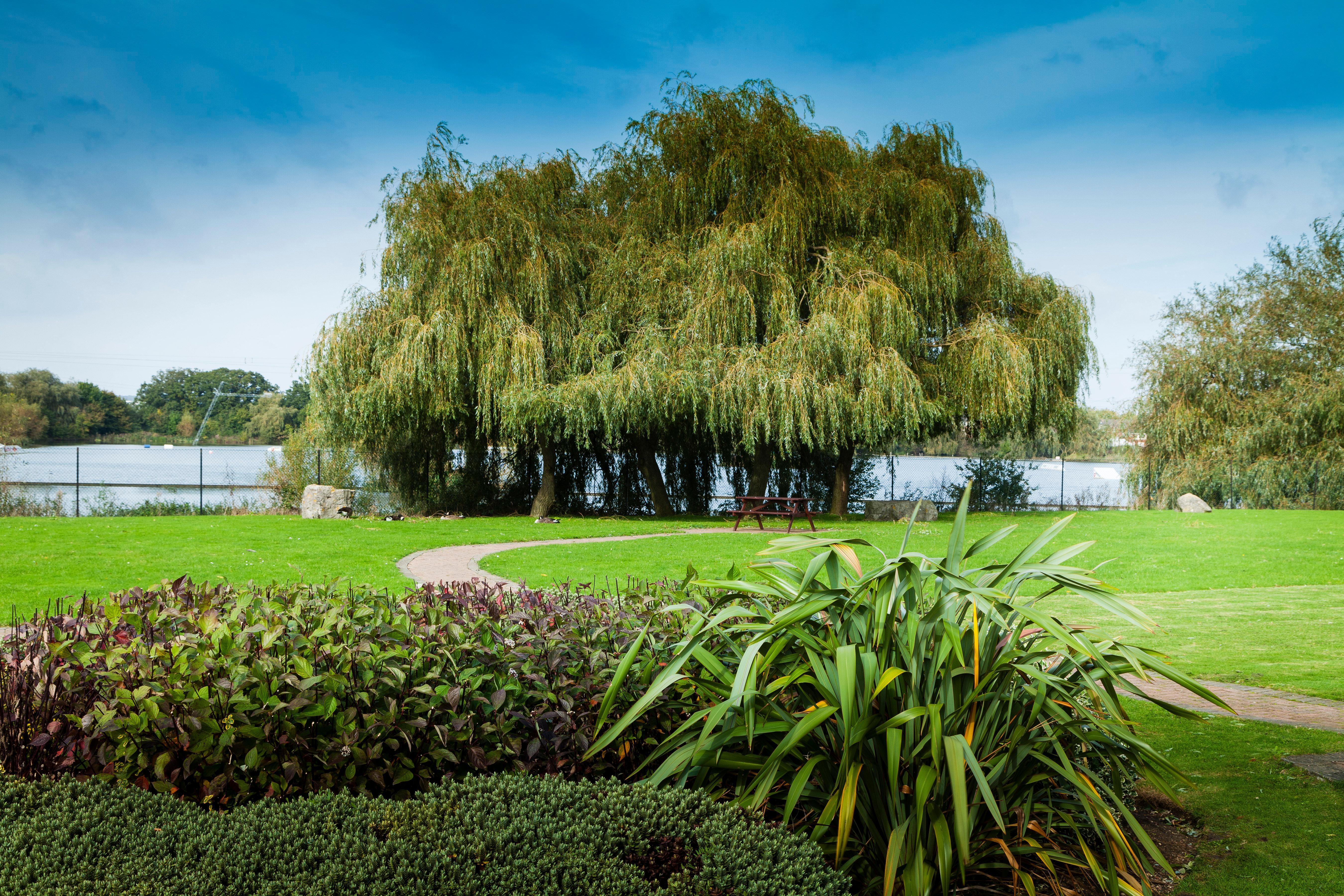 Holiday Inn Basildon, An Ihg Hotel Exterior photo