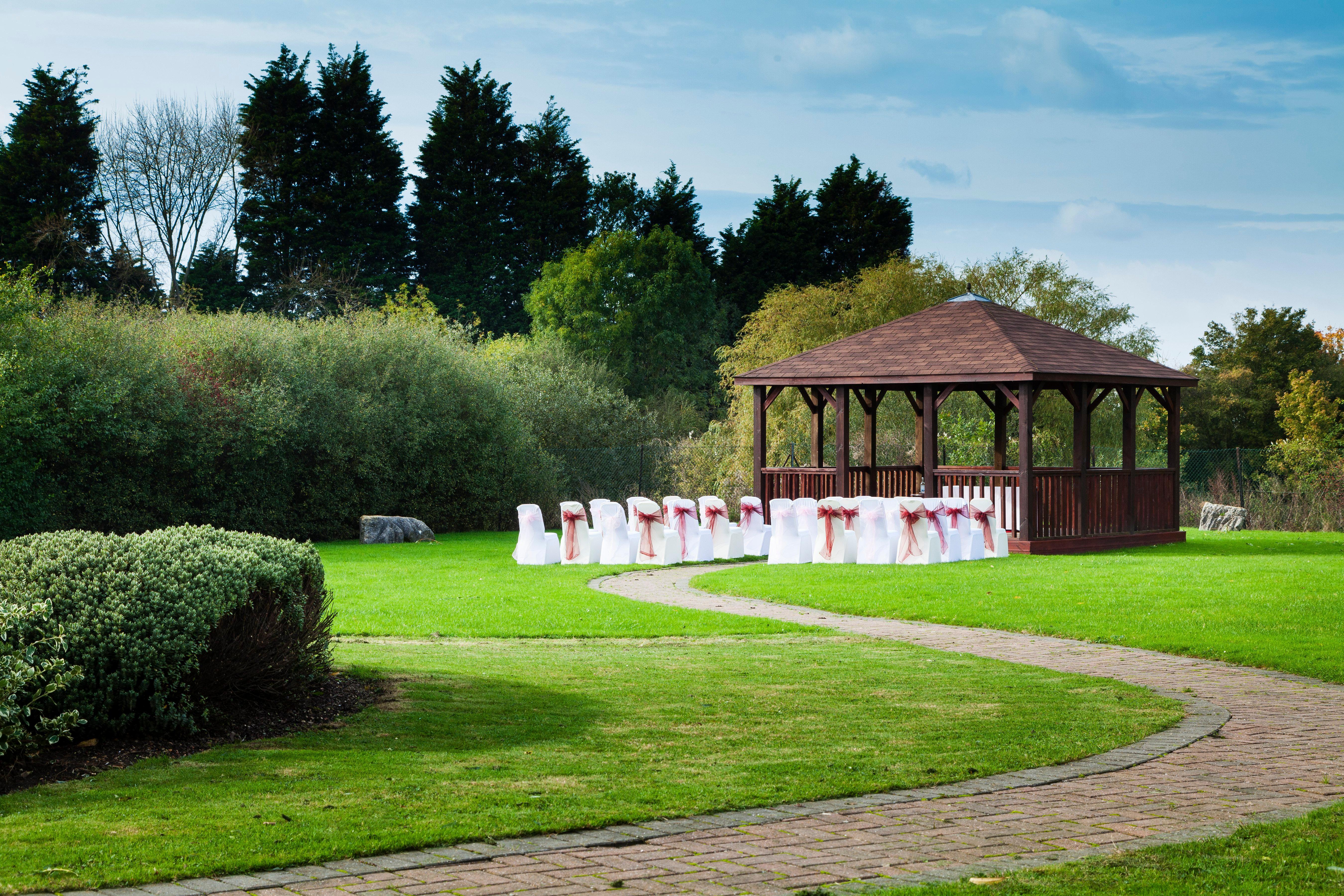 Holiday Inn Basildon, An Ihg Hotel Exterior photo